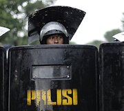Riau&scaron;ių policininkas Džakartoje