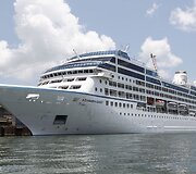 &bdquo;Azamara Quest&ldquo; kruizinis laivas Malaizijoje