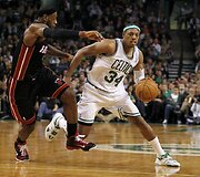 LeBronas Jamesas ir Paulas Pierce'as