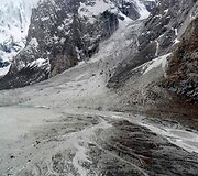 Pakistane lavina užgriuvo karinę stovyklą.