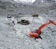 Pakistane lavina užgriuvo karinę stovyklą.