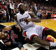 C.J. Watsonas ir LeBronas Jamesas