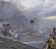 Gaisrininkai įvykio vietoje