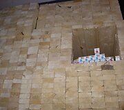 Paslėptos kontrabandinės cigaretės 