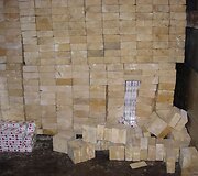 Paslėptos kontrabandinės cigaretės 