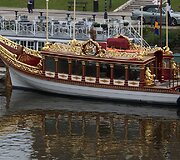 Karalienės &bdquo;Gloriana&ldquo; laivas ruo&scaron;iamas laivų paradui