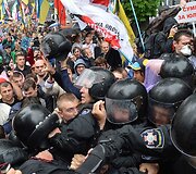 Ukrainos policija susirėmė su demonstrantais