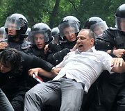 Ukrainos policija susirėmė su demonstrantais