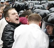 Ukrainos policija susirėmė su demonstrantais