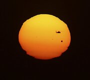 Prie&scaron; Saule matomas sraigtasparnis ir Veneros planeta