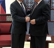 Rusijos prezidentas Vladimiras Putinas ir Palestinos prezidentas Mahmoudas Abbasas