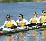 Australai Tate'as Smithas, Davidas Smithas, Murray Stewartas ir Jacobas Clearas laimėjo 1000 m plaukimą keturviete baidare