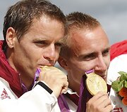 Vengrijos irkluotojai Rudolfas Dombi ir Rolandas Kokeny laimėjo 1000 m plaukimą dviviete baidare