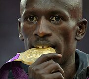 Ezekielis Kemboi i&scaron; Kenijos laimėjo ausko mėdalį 3000 m bėgimo su kliūtimis rungtyje.