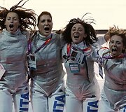 Italijos moterų fechtavimo komanda Elisa Di Francisca, Arianna Errigo, Valentina Vezzali ir Iliara Salvatori i&scaron;kovjo aukso medalius Londono olimpiadoje