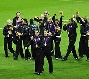 JAV futbolininkės laimėjo aukso medalius Londono olimpiadoje 
