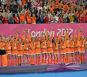 Olandjos žolės riedulininikės i&scaron;kovojo aukso medalius Londono olimpiadoje