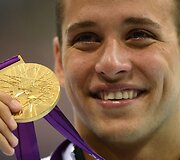 Pietų Afrikos plaukikas Chadas le Closas laimėjo aukso medalį 200 m plaukimo peteli&scaron;ke rungtyje