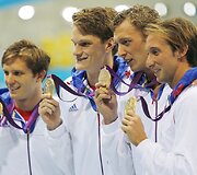 Prancūzijos plaukikai laimėjo aukso medalius estafetėje 4x100 m plaukimo laisvuoju stiliumi.