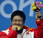 Sunkumų kilnotoja Lulu Zhou i&scaron; Kinijos