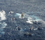 Japonijos pakrančių sargybos ir Taivano žvejų laivai netoli Senkaku salos