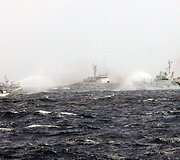 Japonijos pakrančių sargybos ir Taivano žvejų laivai netoli Senkaku salos
