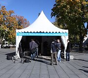 Lovų akcijos akimirka