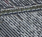 Eksportui paruo&scaron;ti nauji automobiliai
