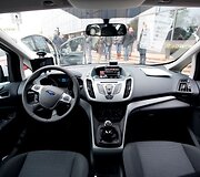 Naujųjų Vilniaus savivaldybės taksi automobilių pristatymas
