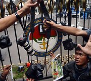Žurnalistų protestas prie Indonezijos gynybos ministerijos