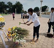 Kambodžios gyventojai gedi mirusios karaliaus