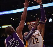 Chuckas Hayesas ir Dwightas Howardas