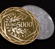 5000 eurų moneta