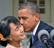 Mianmaro demokratijos &scaron;auklė Aung San Suu Kyi ir JAV prezidentas Barackas Obama