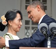 Mianmaro demokratijos &scaron;auklė Aung San Suu Kyi ir JAV prezidentas Barackas Obama