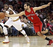 Kyrie Irvingas ir Jose Calderon
