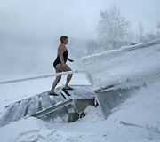Užsigrūdinusi moteris Krasnojarske