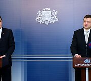 Lietuvos premjeras Algirdas Butkevičius ir Lavijos premjeras Valdis Dombrovskis