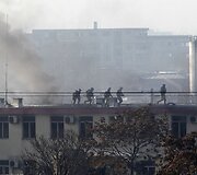 Kariai ant policijos komplekso pastato Kabule