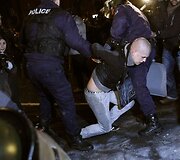 Bulgarijoje sulaikomas protestuotojas