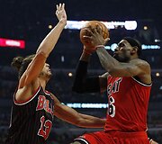 Joakimas Noahas ir LeBronas Jamesas