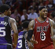 Johnas Salmonsas ir LeBronas Jamesas