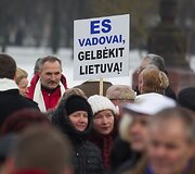 Darbo partijos aktyvistai prie Vilniaus apygardos teismo