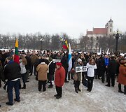 Darbo partijos aktyvistai prie Vilniaus apygardos teismo
