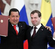 Hugo Chavezas ir Dmitrijus Medvedevas (2010 m.)
