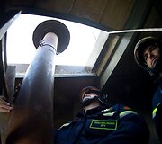 Kaminas, i&scaron; kurio kylantys balti dūmai skelbia apie naujojo popiežiaus i&scaron;rinkimą.