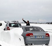 Prancūzijoje užpustyti automobiliai