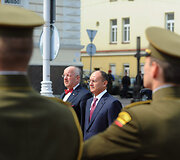 Juozas Olekas ir Armėnijos gynybos ministras Seyranas Ohanyanas