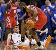 Thabo Sefolosha ir Jamesas Hardenas
