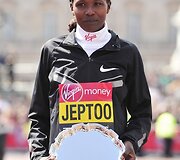 Kenijos bėgikė Priscah Jeptoo Londono maratone buvo greičiausia tarp moterų